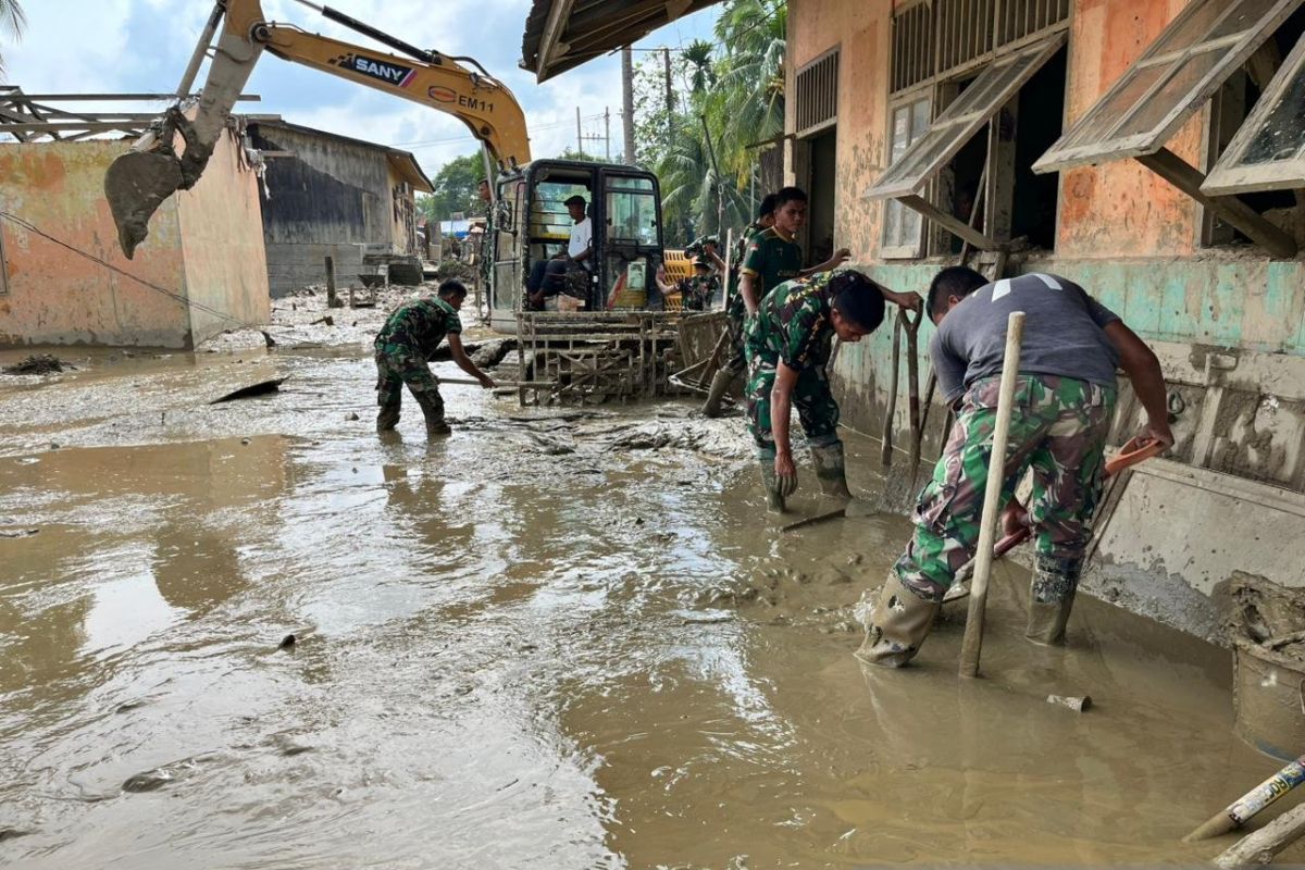 Upaya Pemulihan Sekolah Pasca Banjir Bandang di Aceh Tamiang oleh TNI AD