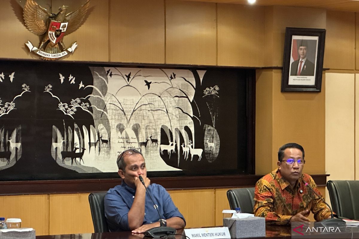 Menkum sebut yang bisa adukan kumpul kebo hanya pasangan sah dan ortu