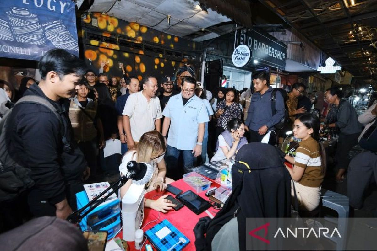 Menekraf tinjau aktivitas kreatif di Solo angkat jenama lokal