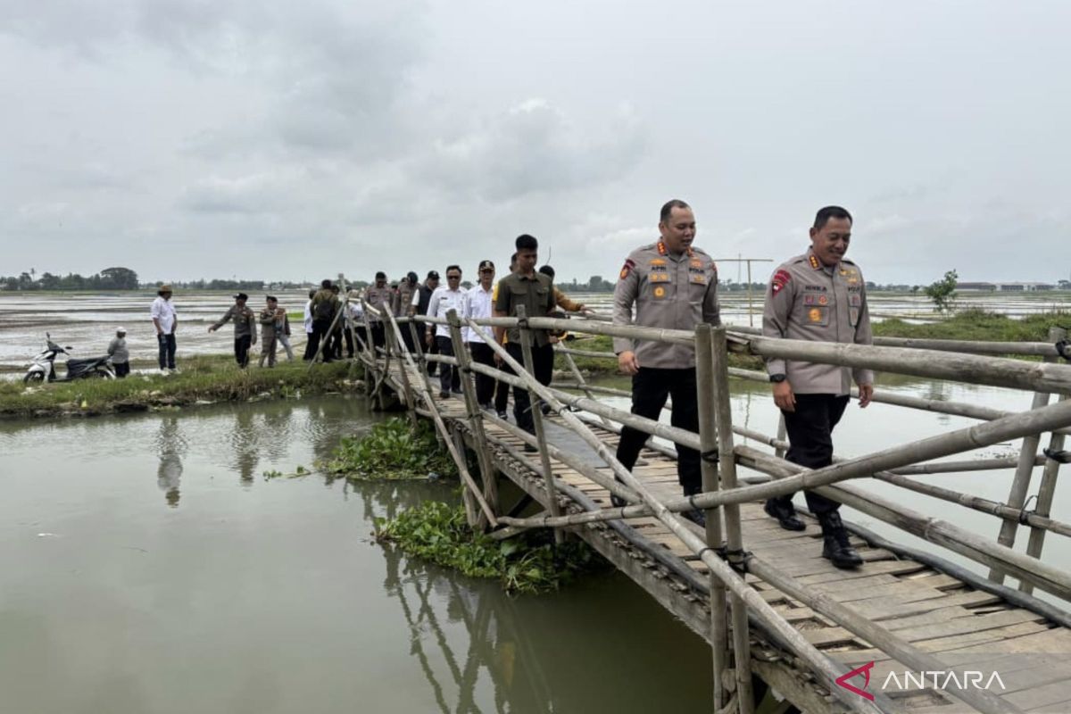 Dukung ekonomi masyarakat, Polda Metro Jaya bangun jembatan di Bekasi