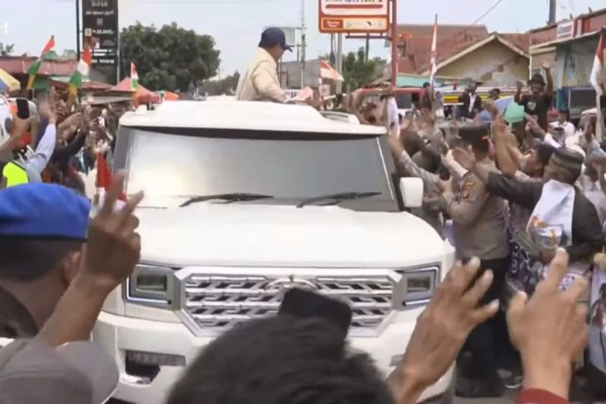 Prabowo hadiri panen raya di Karawang, umumkan swasembada pangan