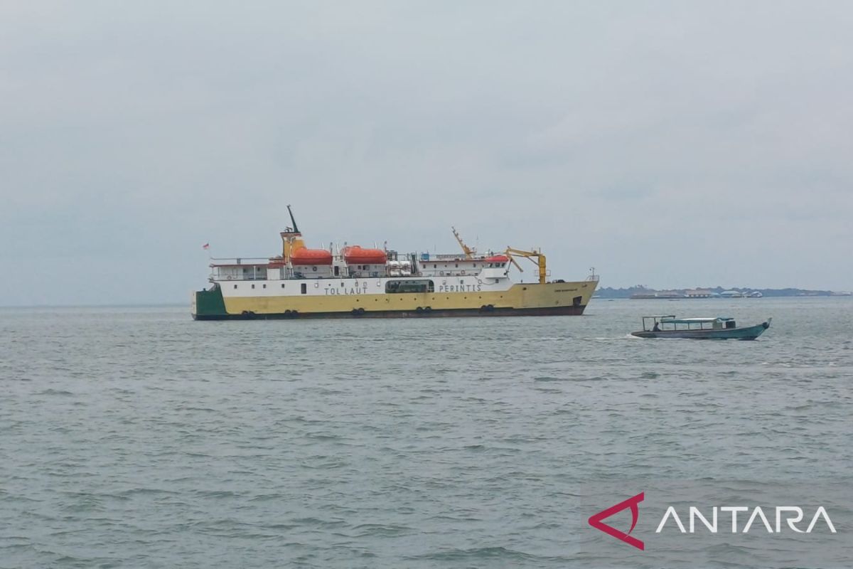 Pelni Tanjungpinang tunda pelayaran kapal akibat gelombang 2,5 m
