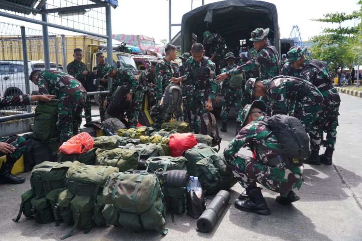 65 personel TNI Kodam Merdeka bantu pemulihan bencana di Pulau Siau
