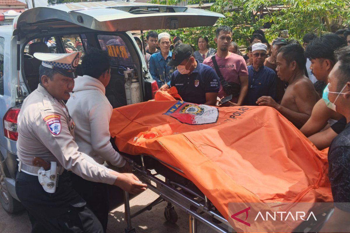 Penemuan jasad pria gantung diri gegerkan warga Kobar