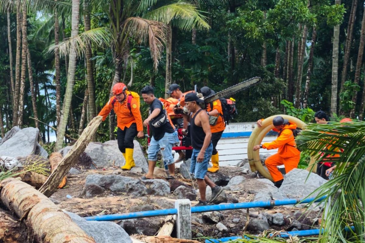 Basarnas cari tiga korban hilang usai bencana Pulau Siau-Sulut