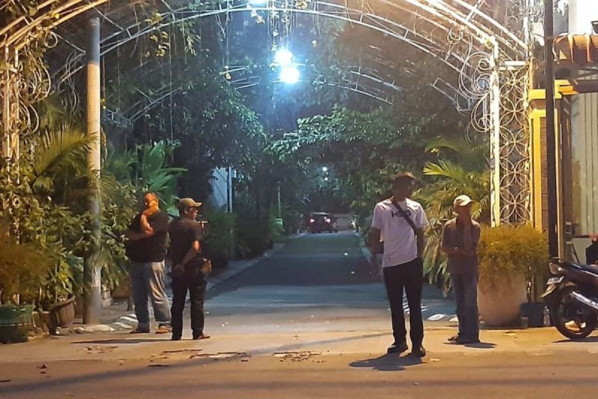 Tersangka kasus ijazah palsu datangi Jokowi di Solo