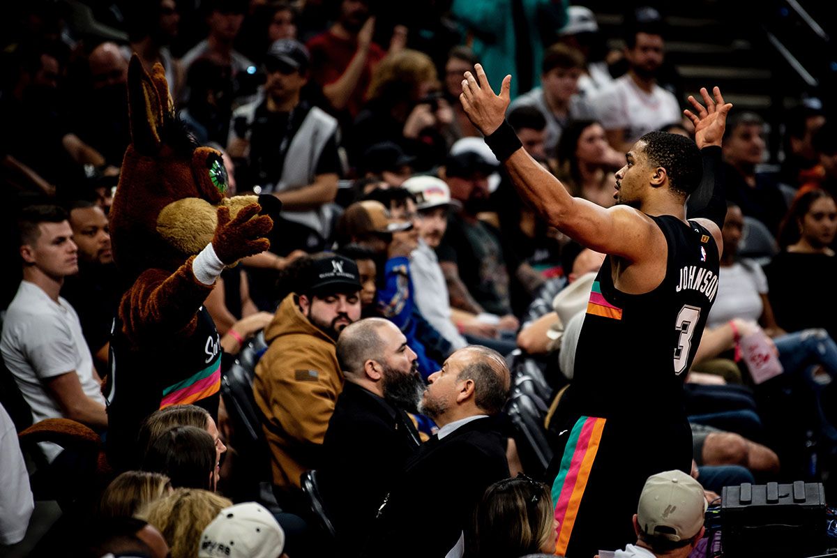 Johnson dan Wembanyama bawa Spurs tundukkan Lakers 107-91