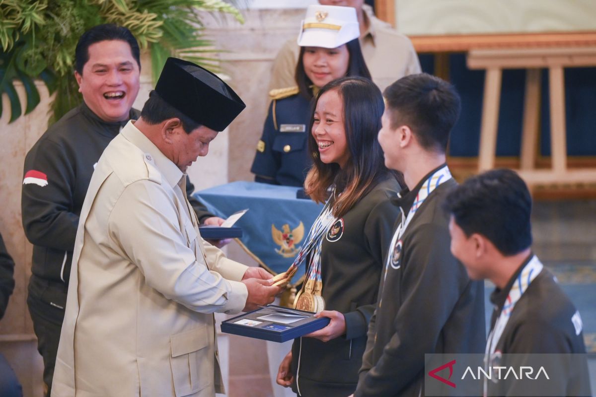 Kemarin, bonus atlet hingga kedudukan Polri