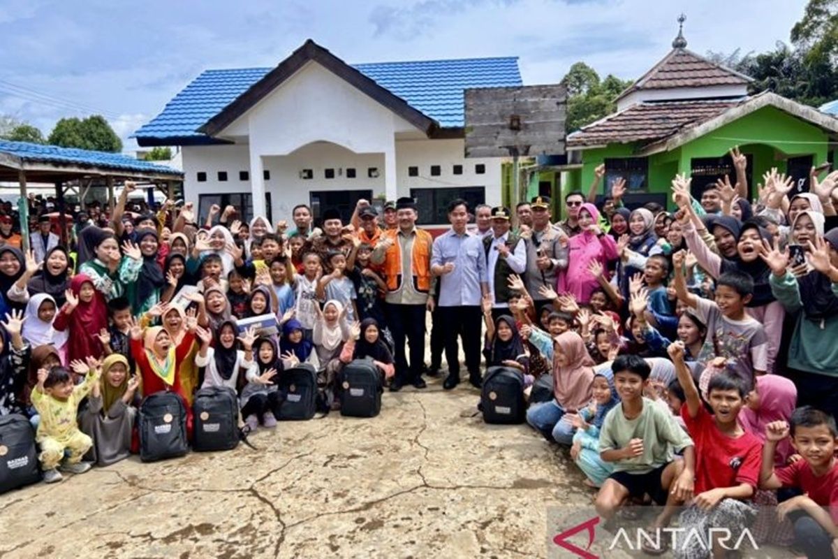 Wapres berikan 1000 paket bantuan untuk korban banjir Tebing Tinggi