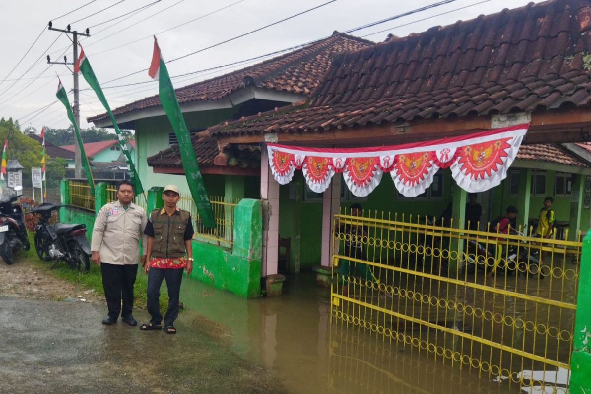 Kementerian Dirikan Dapur Darurat di OKU Timur, Sumatera Selatan yang Terdampak Banjir