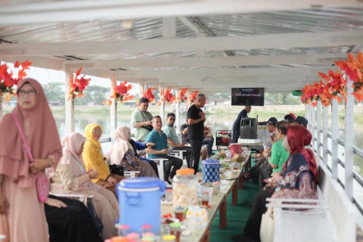 Darul Arqam UMS dan Ranting Krakitan Klaten gembira bersama