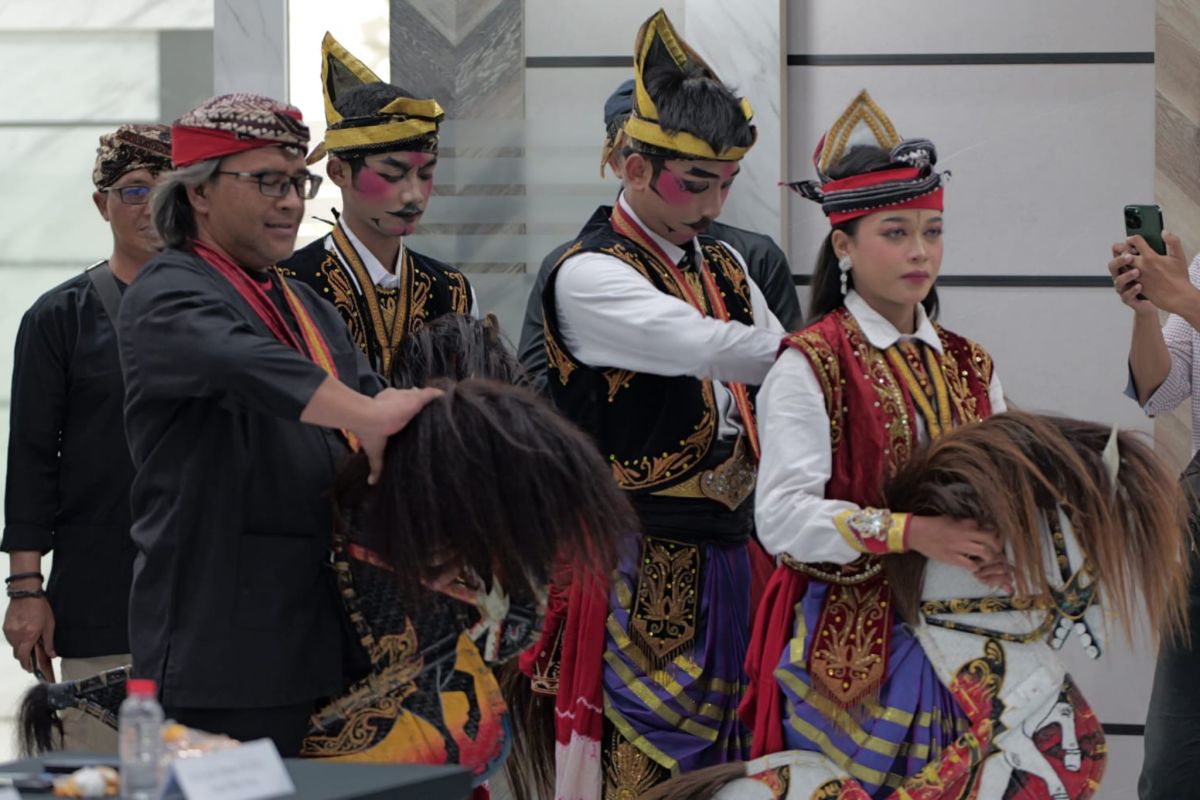 Bupati Temanggung berhak atas tropi Abyakta pada puncak HPN 2026