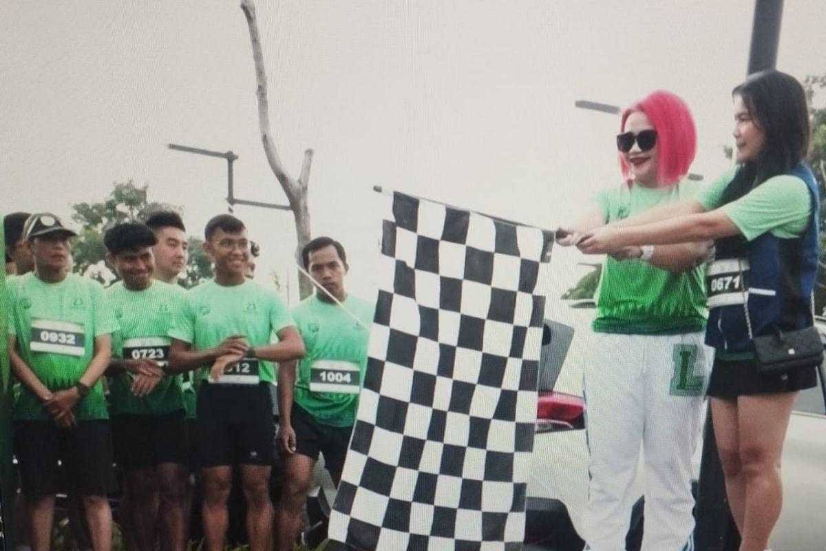 1.000 pelari meramaikan "23 Semarang BTS Run"