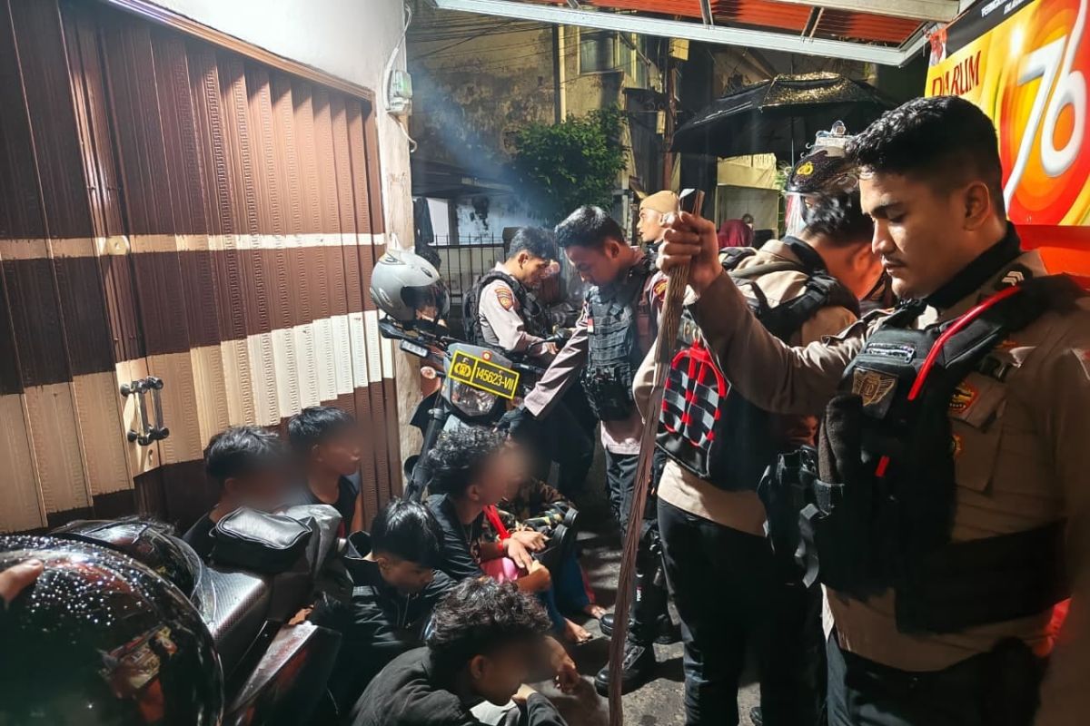 Kriminal kemarin, pencuri bersenpi dan remaja hendak tawuran ditangkap