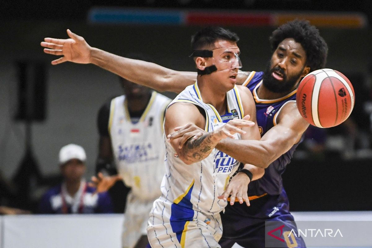 Satria Muda Pertamina Bandung taklukan tuan rumah Tangerang Hawks dengan skor 95-74