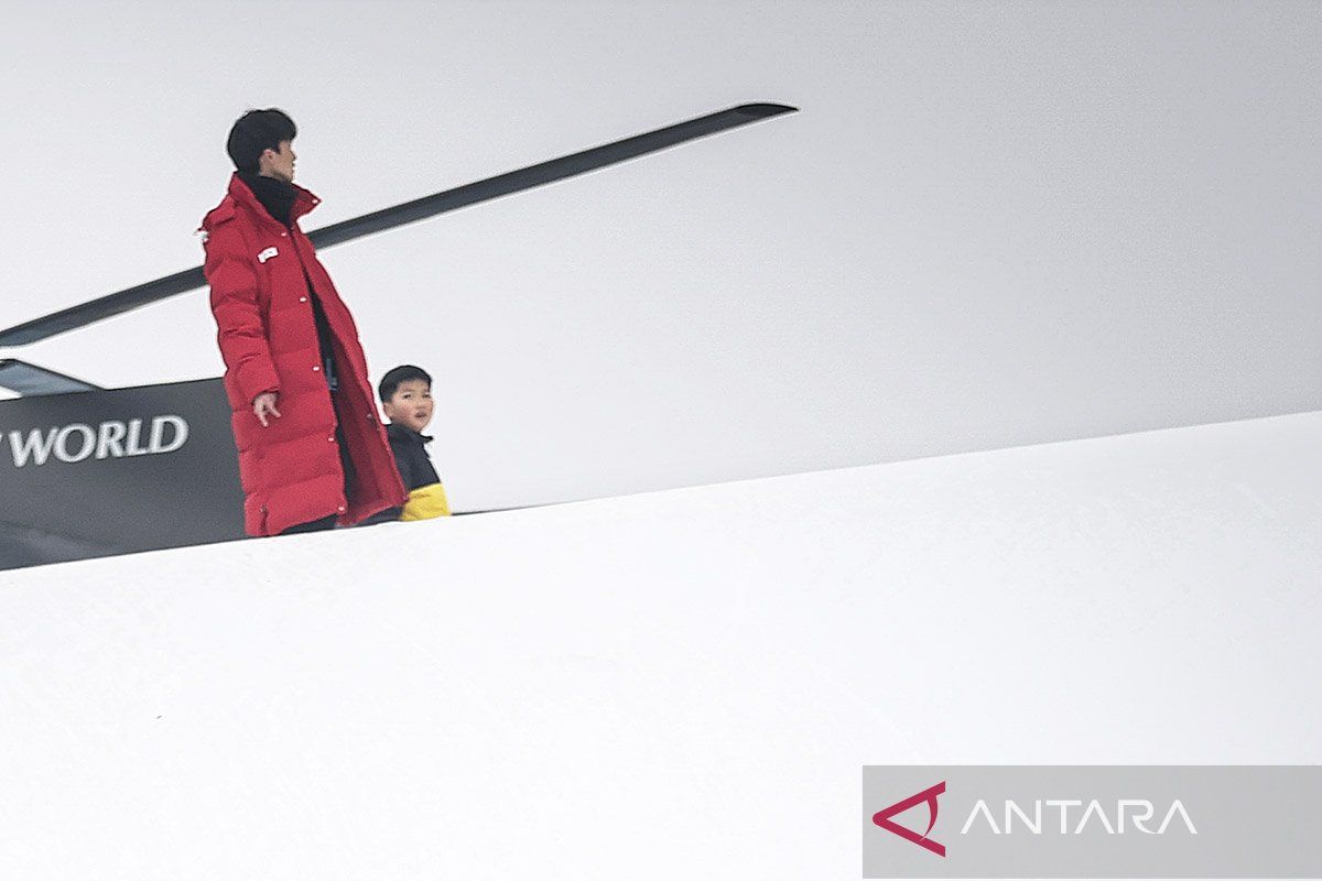 Unik, wisata es dan salju berpadu dengan mata air panas di Shenyang