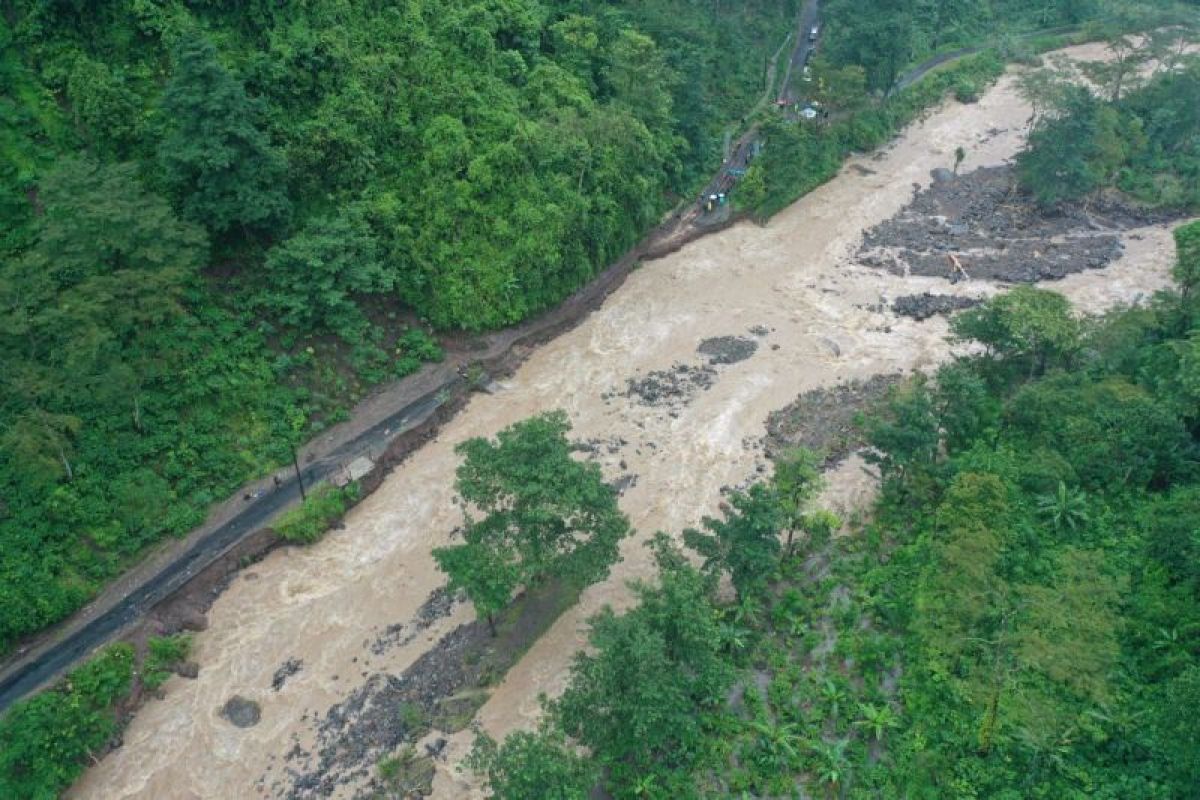 Pemkab Jepara buka jalur alternatif cegah warga Tempur terisolasi longsor