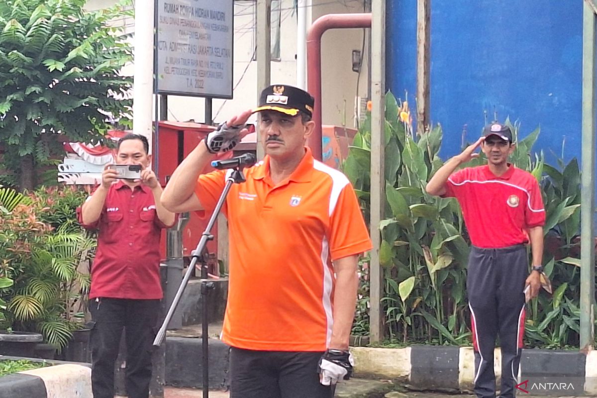 Pemkot Jaksel beserta jajaran kerja bakti untuk meminimalisir banjir