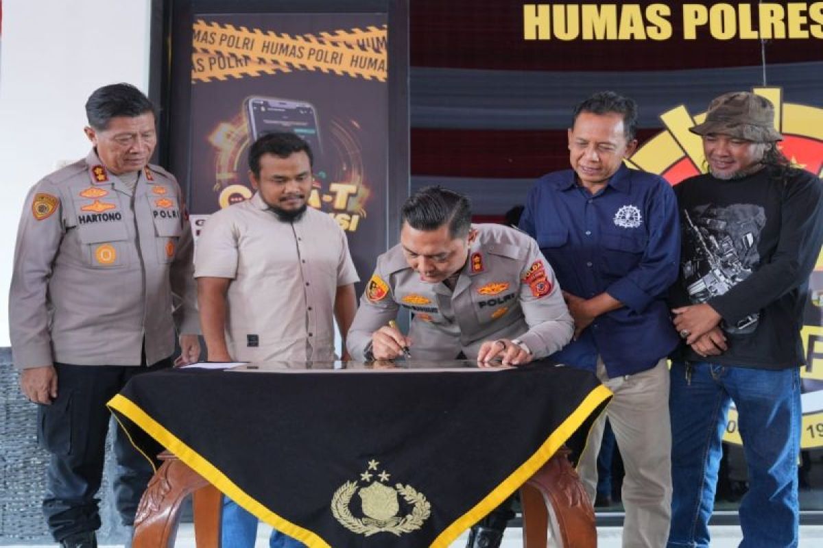 Mantan Kapolres Batang AKBP Edi Rahmat resmikan MMC