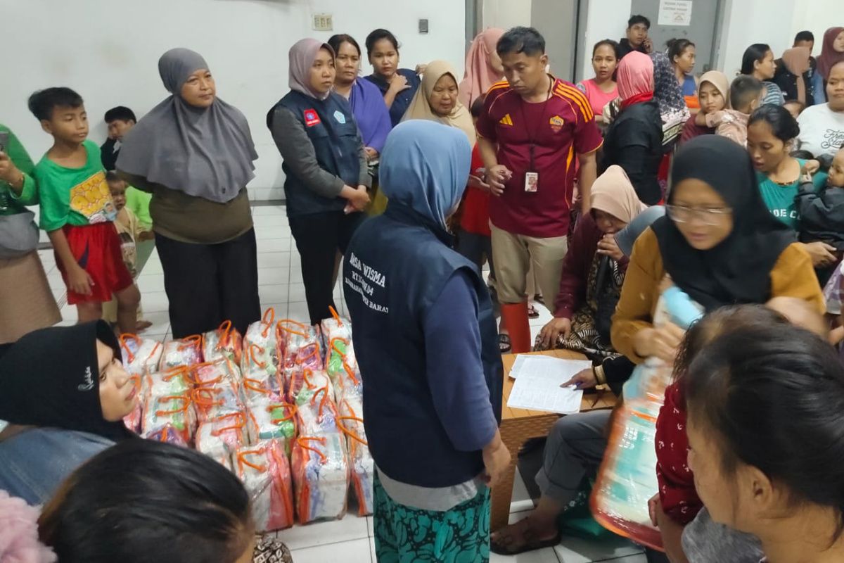 BPBD DKI salurkan bantuan logistik bagi pengungsi terdampak banjir