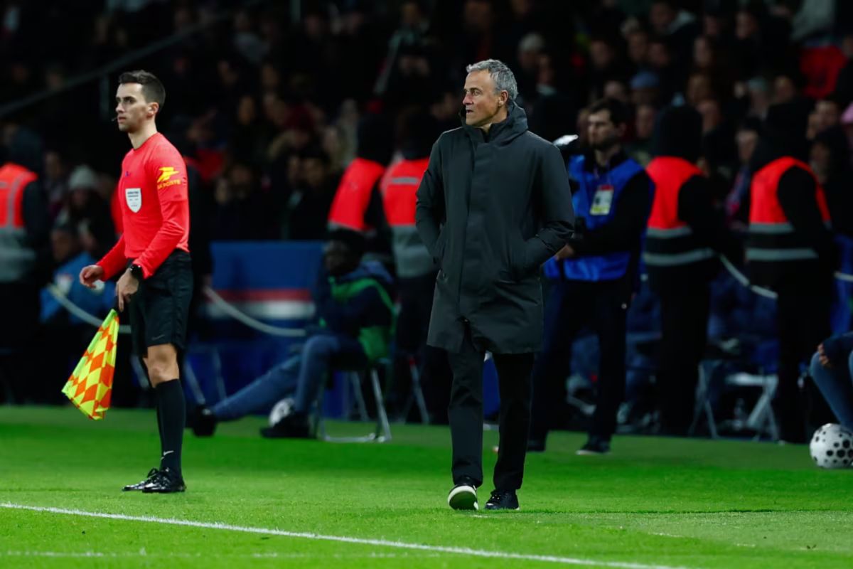 PSG kalah dan tak bisa cetak gol pada derbi Paris, Enrique kecewa