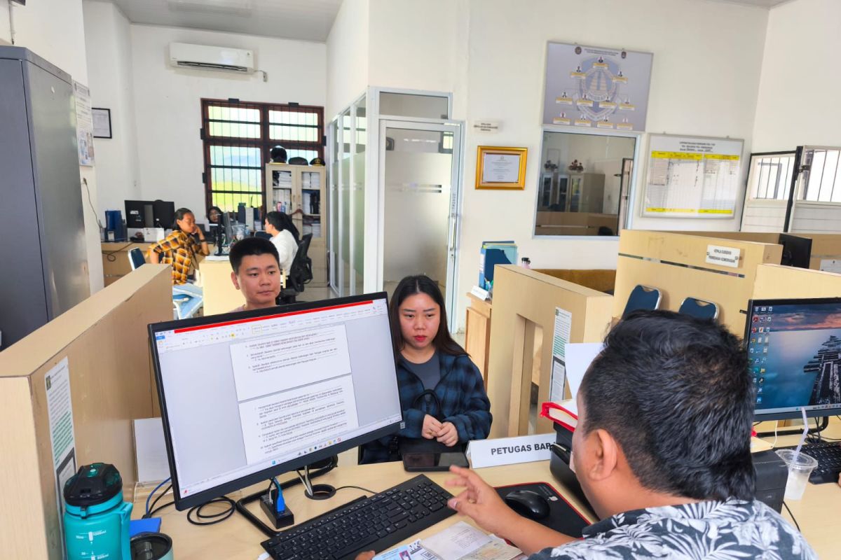 Imigrasi Dumai pastikan WN asal Cina terjaring Razia Satpol PP kantongi ...