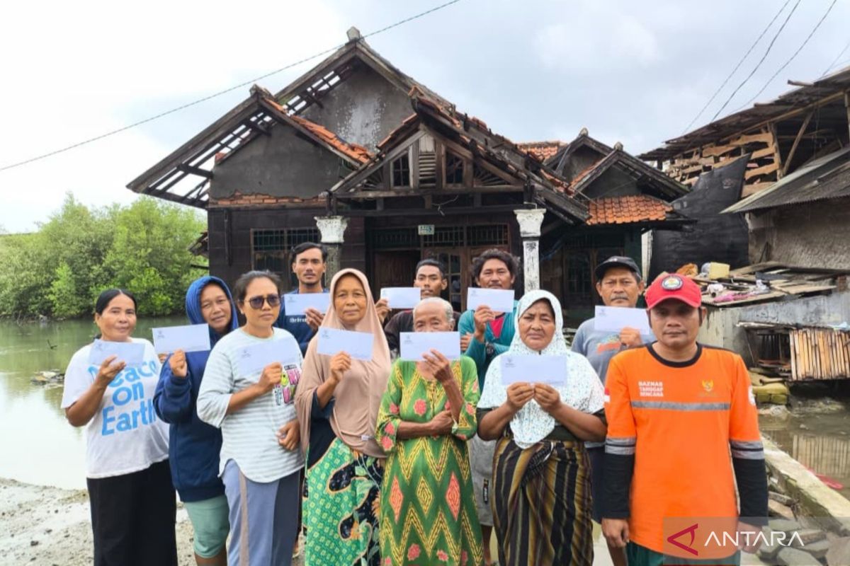 Baznas Bekasi salurkan bantuan bagi korban puting beliung Muaragembong