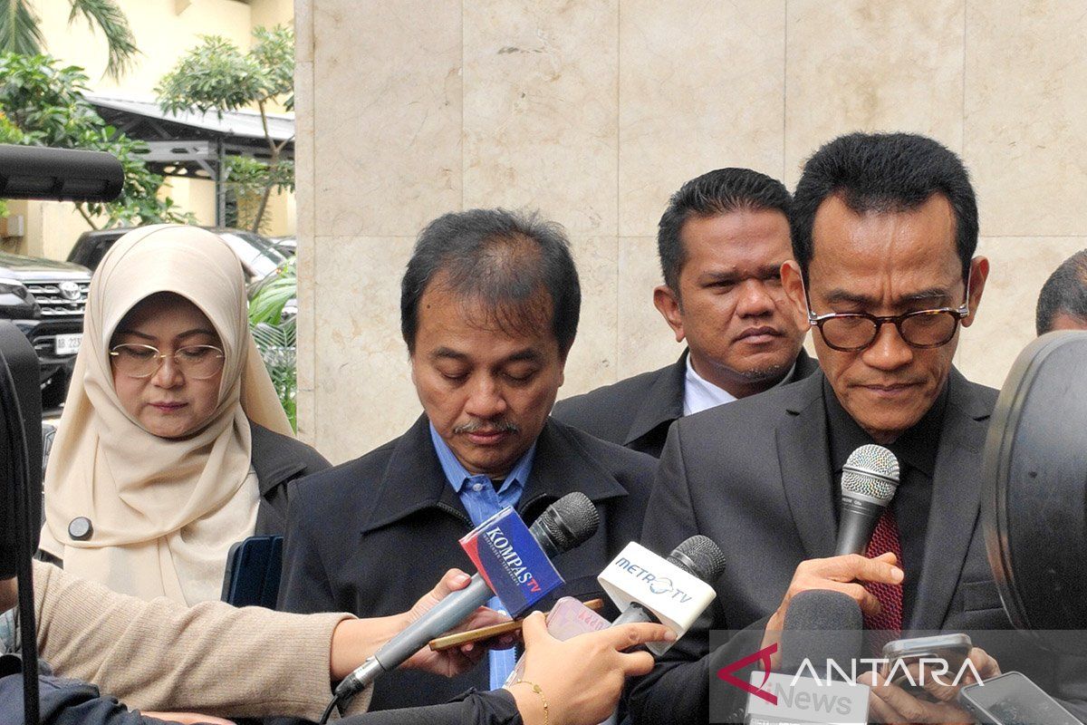 Ini 7 poin keberatan Refly Harun ke polisi terkait Roy Suryo dkk