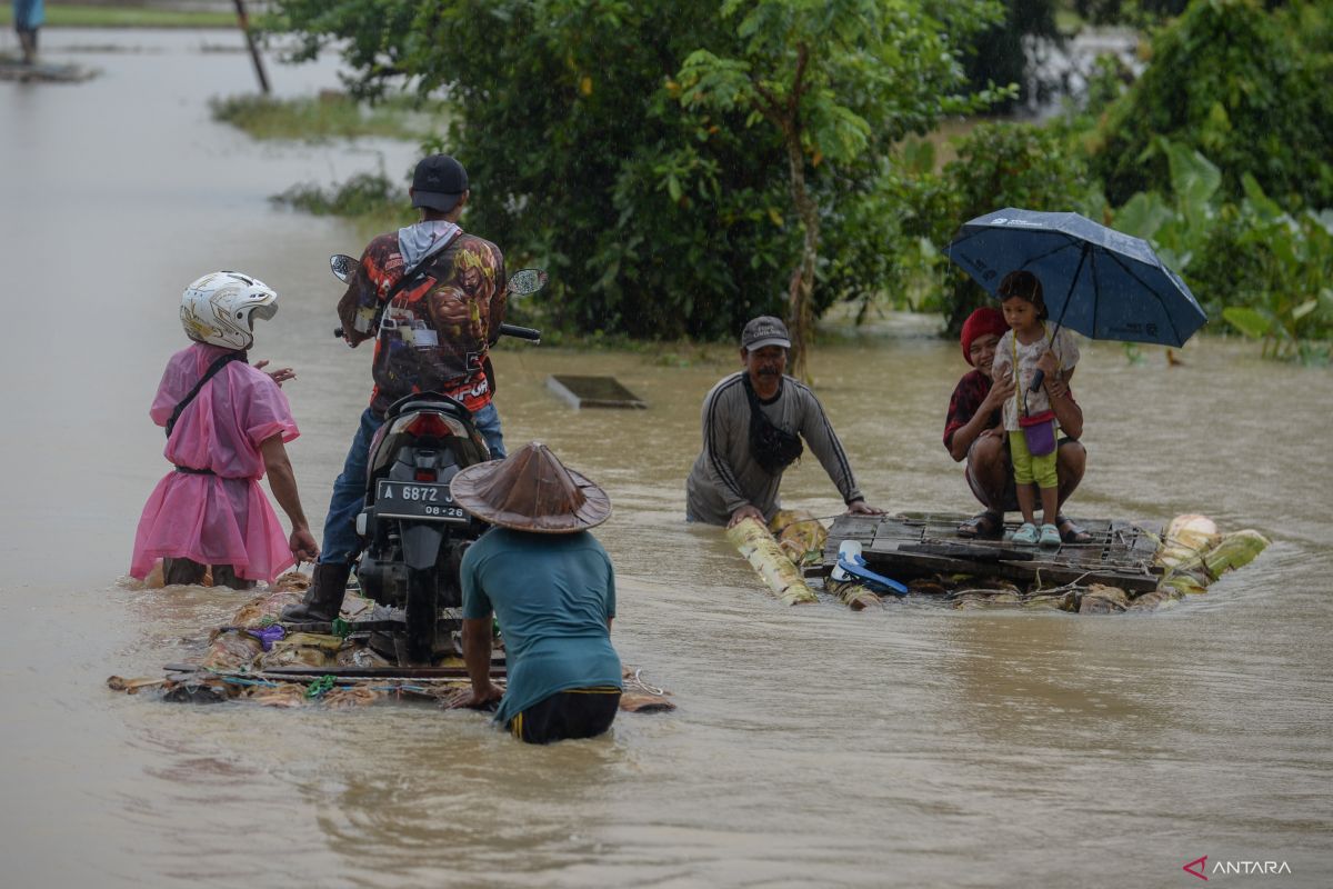 Enam hari berlalu, banjir masih genangi dua kecamatan di Pandeglang