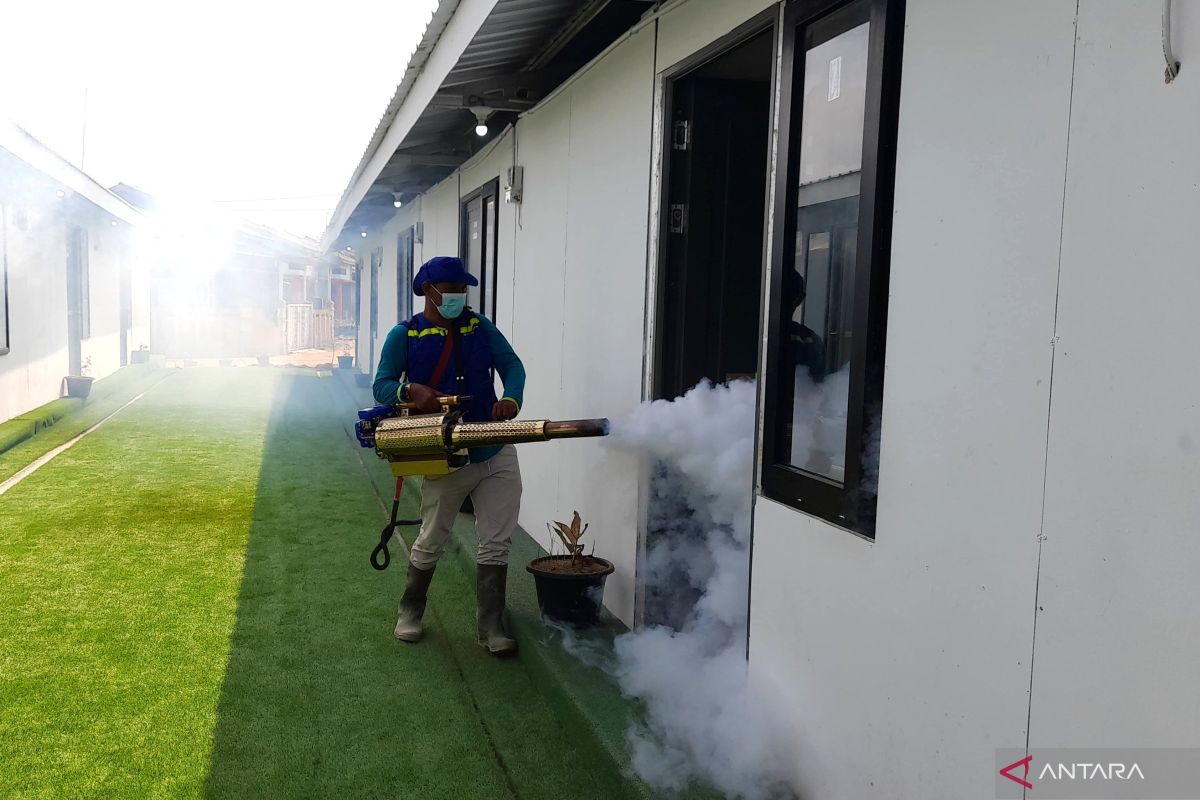 Cegah penyakit menular, Kemenkes "fogging" huntara di Aceh Tamiang