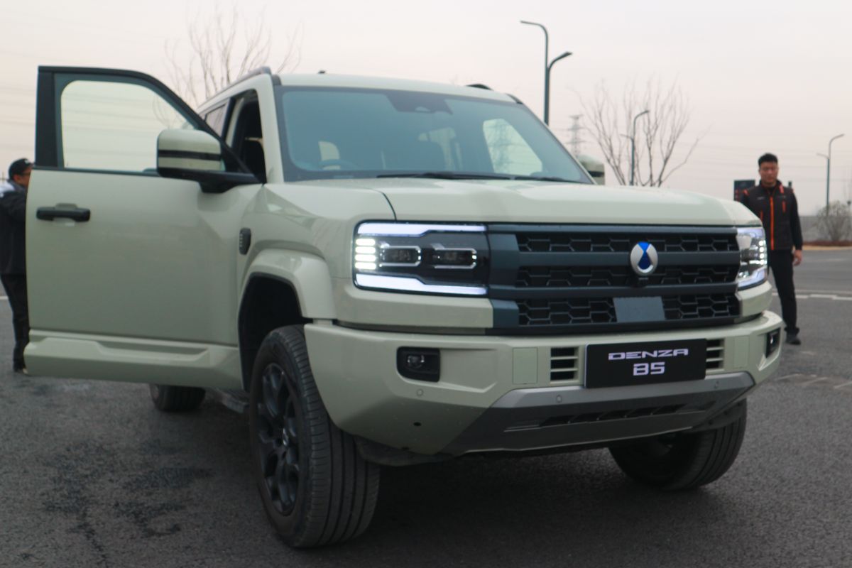 BYD beri sinyal kuat Denza B5 bakal masuk pasar Indonesia