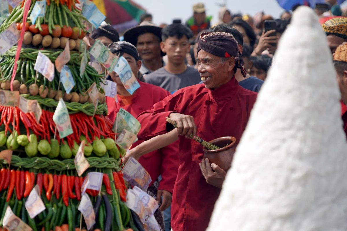 Bupati Temanggung: Hari Desa Nasional jadikan desa semakin mandiri dan berdaya