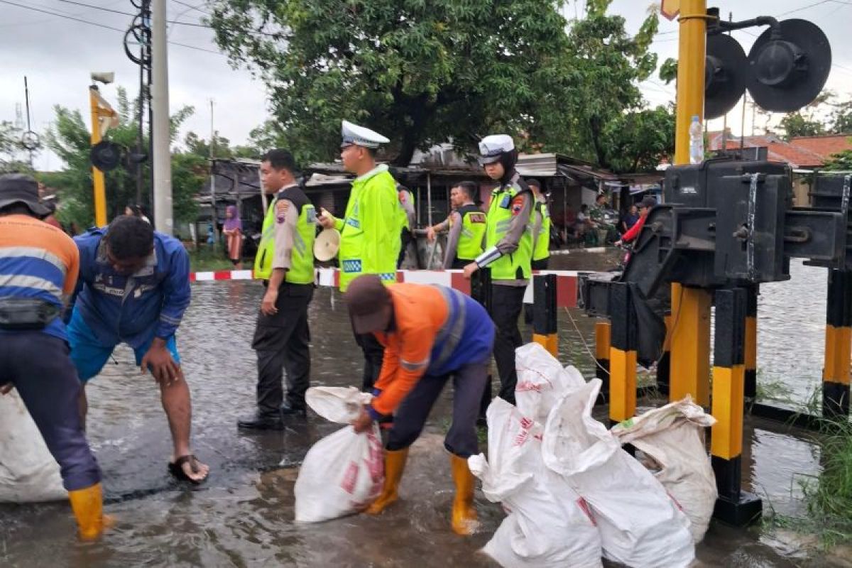 KAI Madiun: Genangan air di Pekalongan tak berimbas keberangkatan KA 