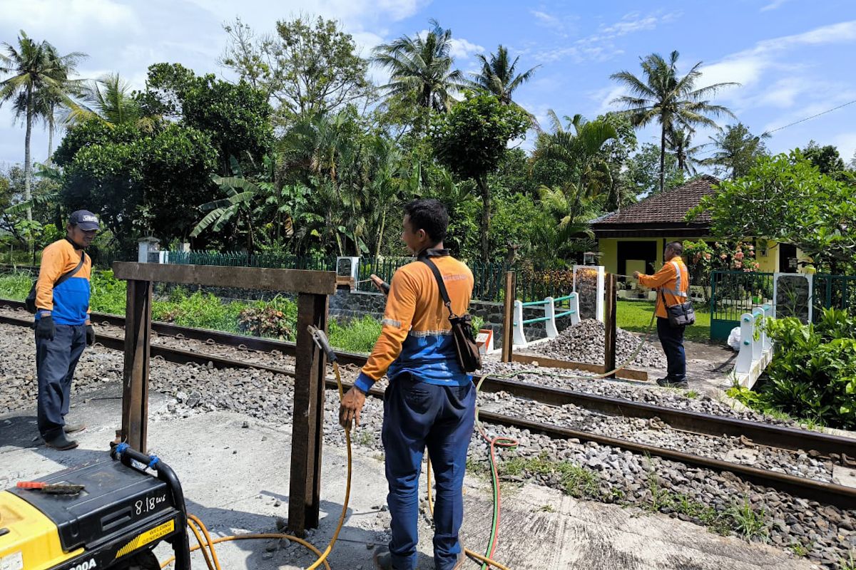 KAI tutup 316 perlintasan sebidang demi tingkatkan keselamatan