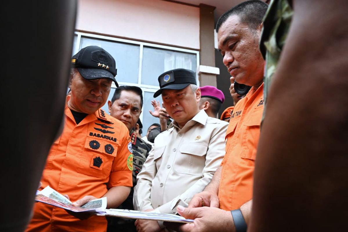 Menhub tegaskan negara hadir untuk temukan korban pesawat ATR 42-500