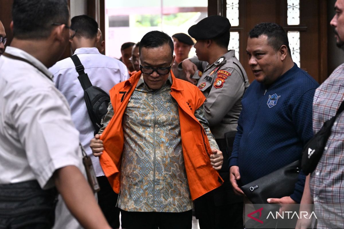 Sidang perdana eks Wamenaker Immanuel Ebenezer terkait kasus pemerasan K3