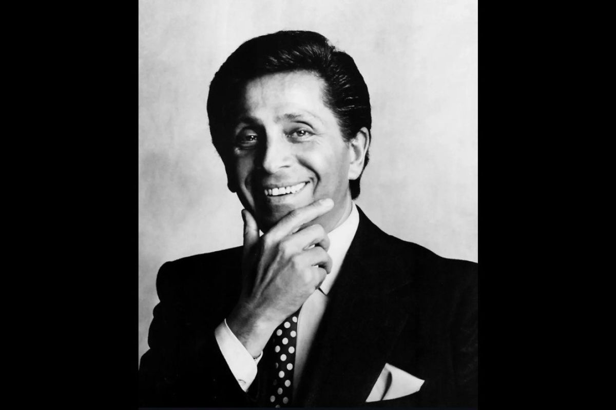 Desainer Valentino meninggal dunia pada usia 93 tahun