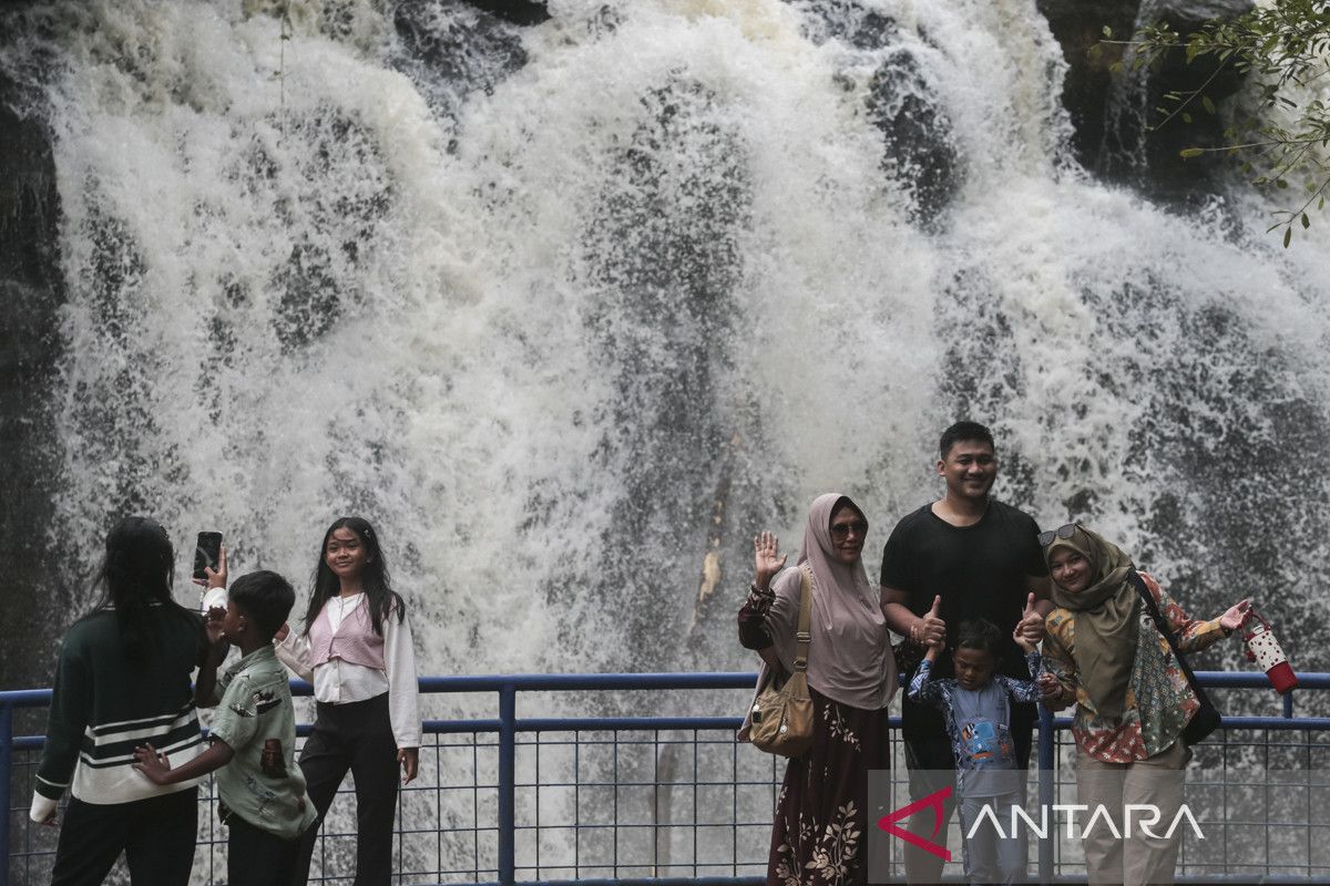 Jumlah perjalanan wisata tujuan Banten