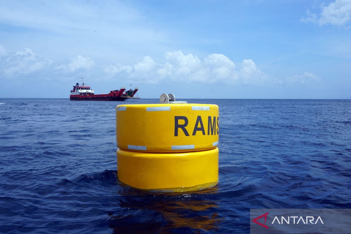 Pemasangan Mooring Buoy di Raja Ampat untuk melindungi terumbu karang