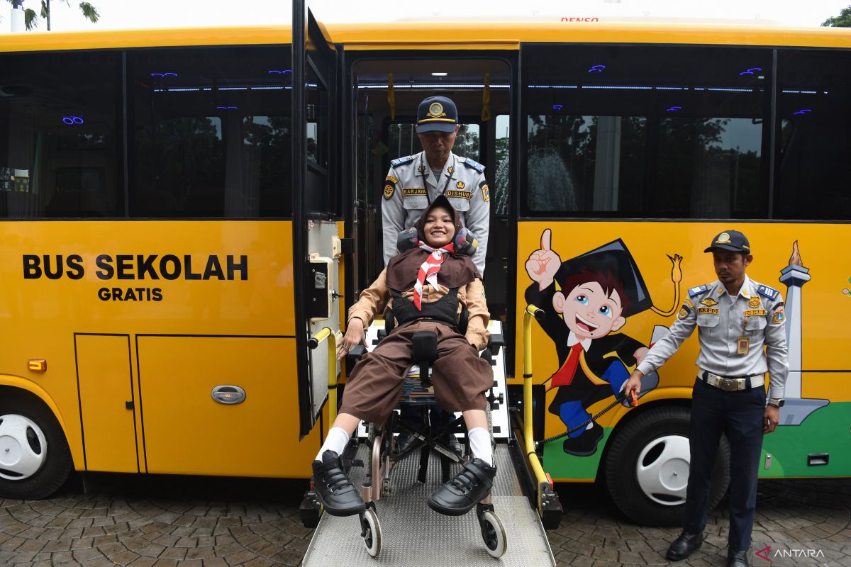 Pemprov DKI luncurkan 32 bus sekolah ramah disabilitas