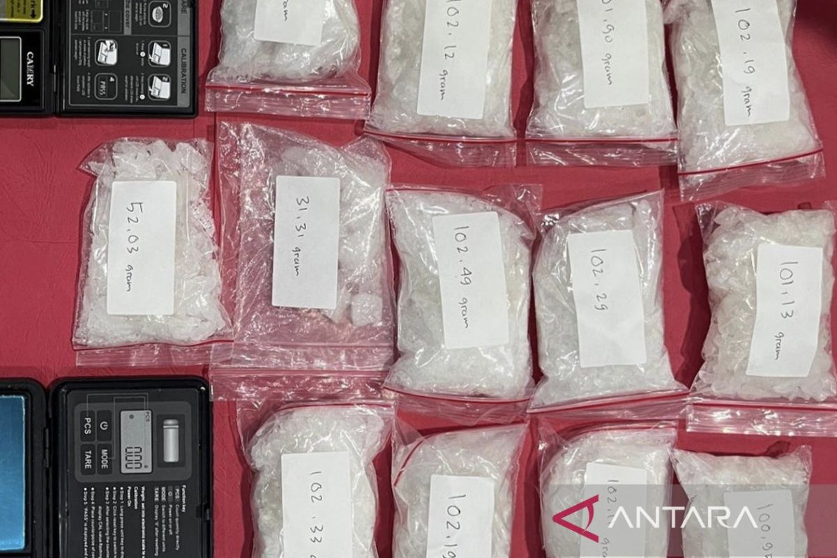 Polda Metro Jaya bongkar peredaran sabu dan pil ekstasi di dua lokasi