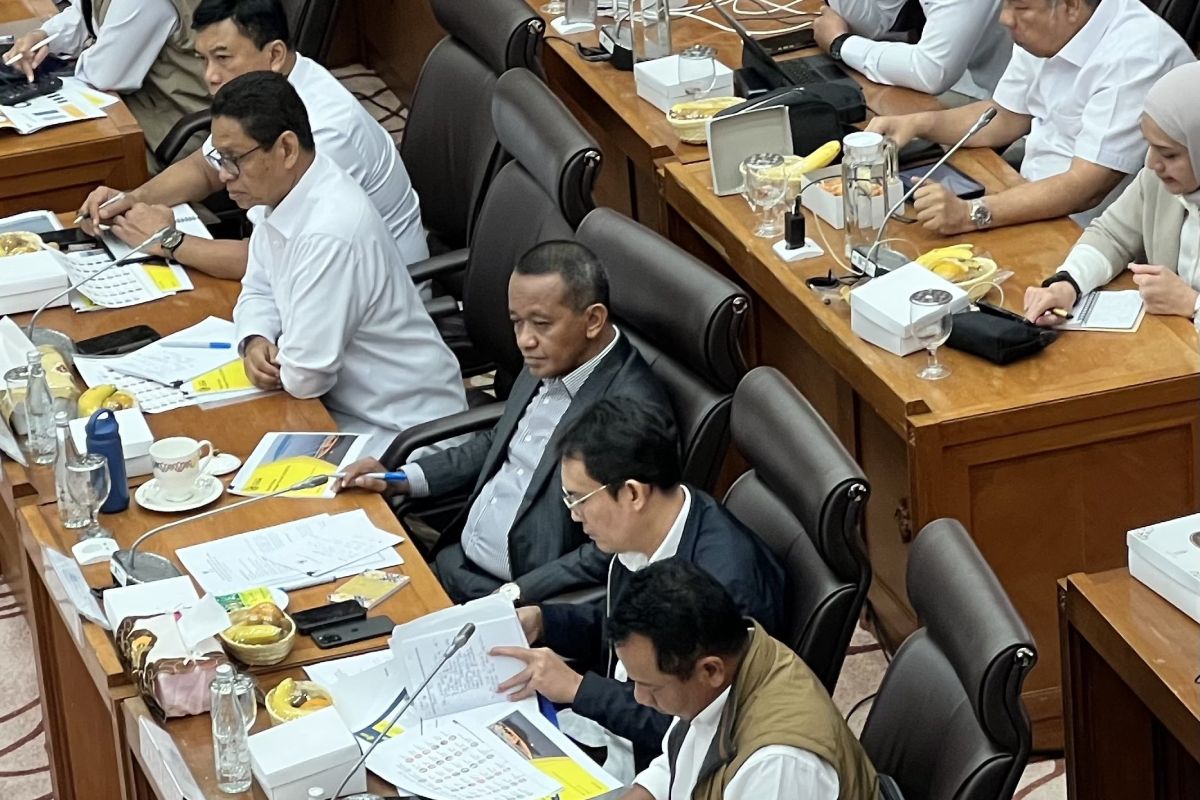 Bahlil: Produksi minyak hilang 2 juta barel imbas ledakan gas di Rokan