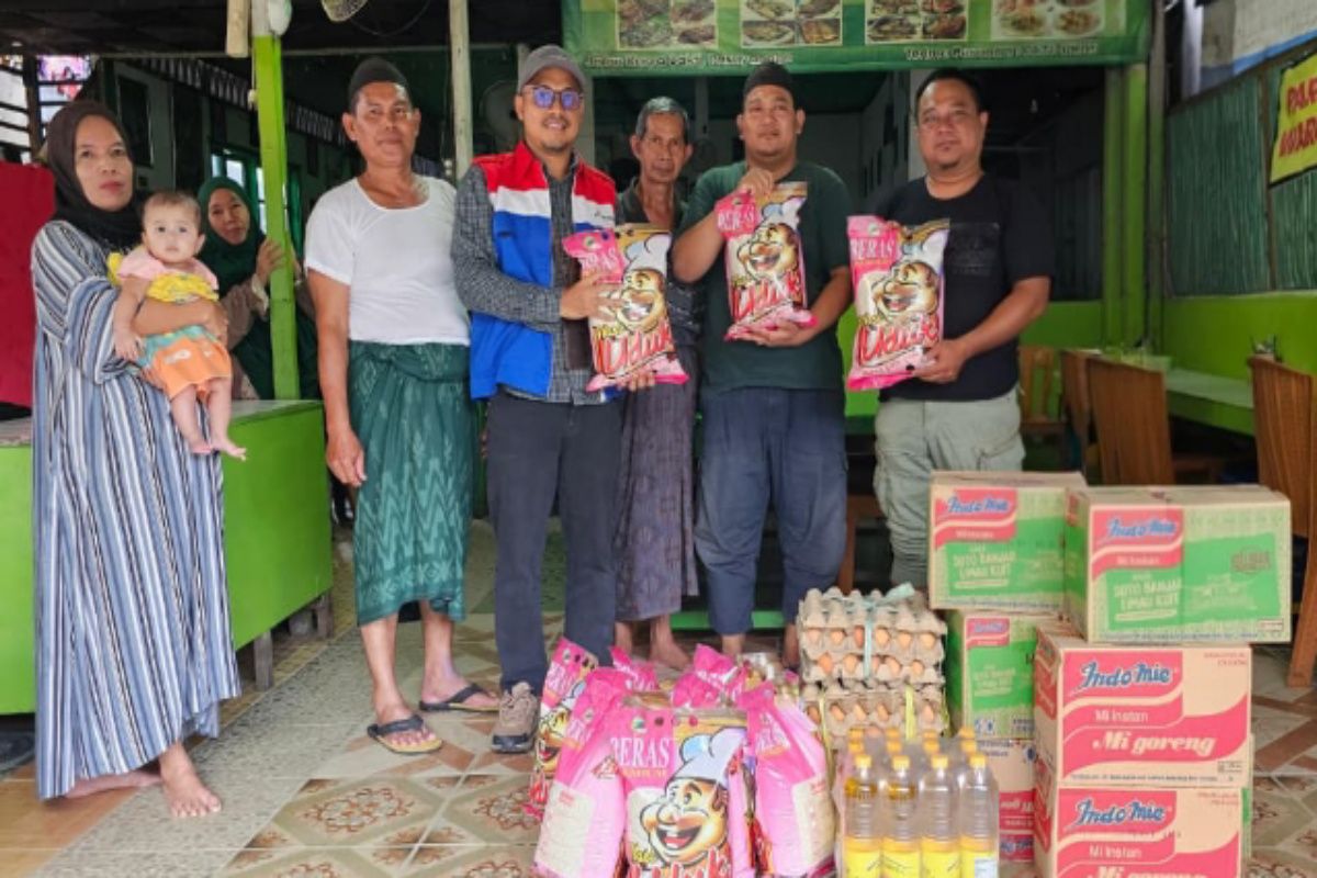 Pertamina Kalimantan salurkan bantuan banjir di Desa Pesayangan