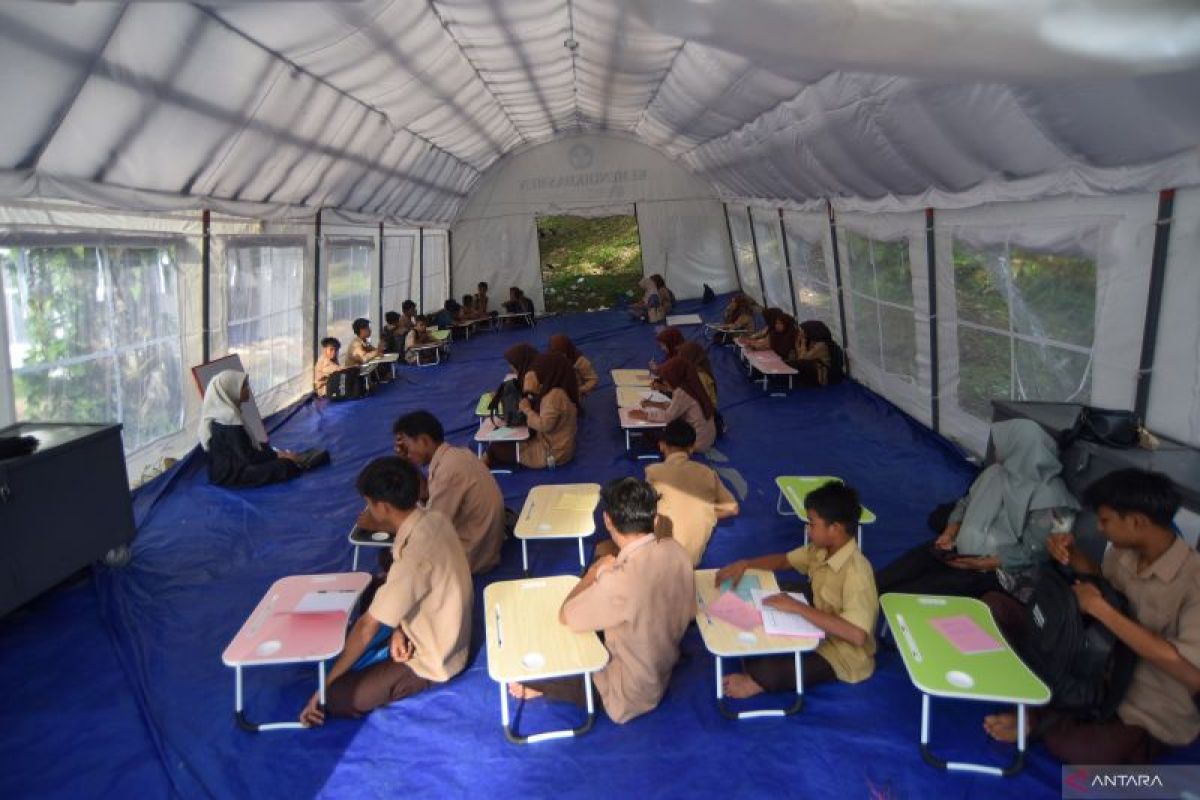 Kemarin, dana Rp1 T untuk Sumatra-JKN syarat daftar mahasiswa baru
