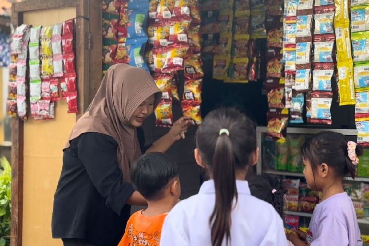 Kisah Marni di Karawang: Rumah yang dulu sekadar tempat pulang, kini jadi tempat yang menguatkan ekonomi