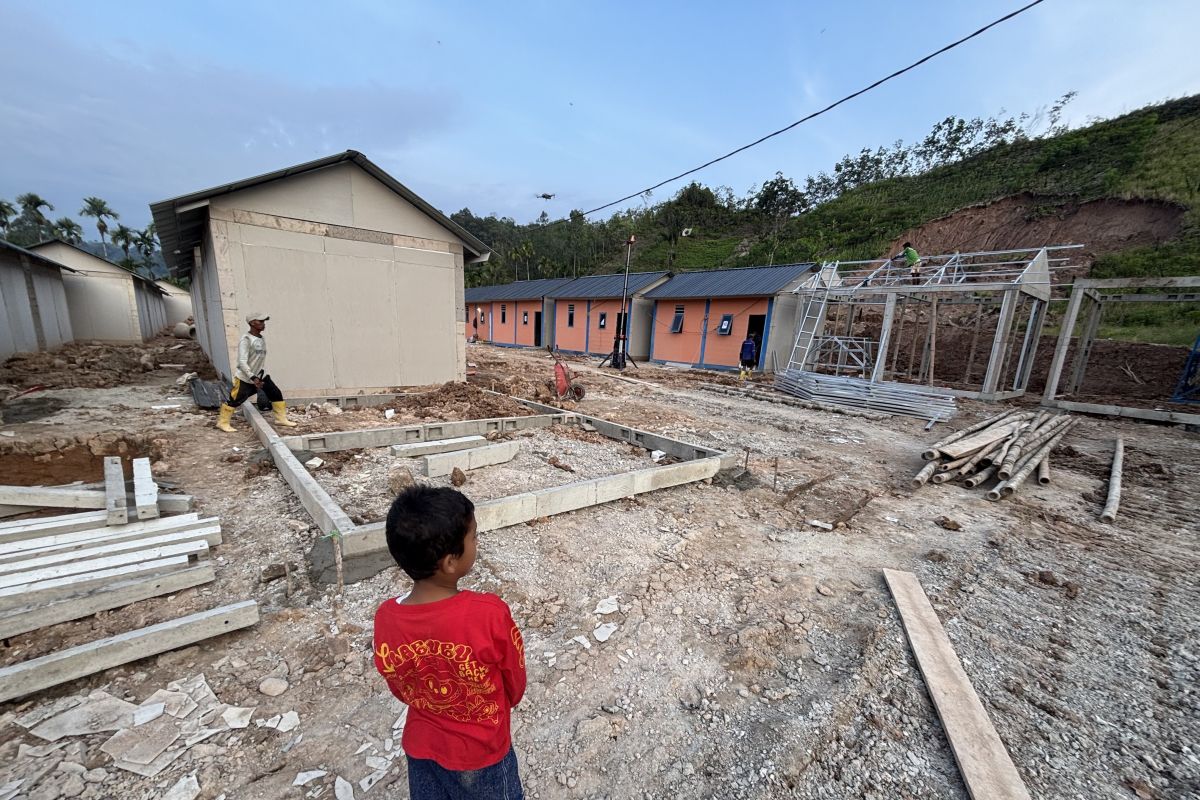 Pengembang kebut pengerjaan huntara di Tapanuli Utara