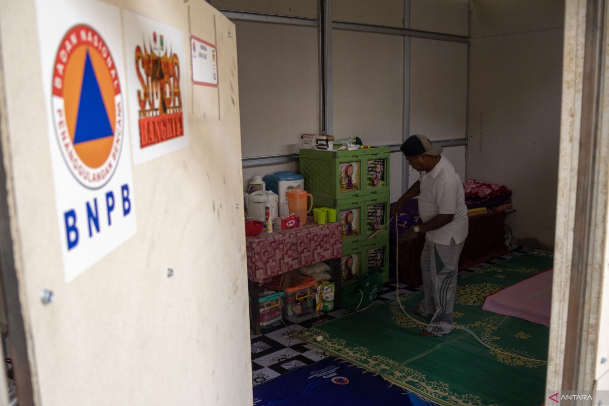 Warga Tanah Datar mulai tempati hunian sementara BNPB