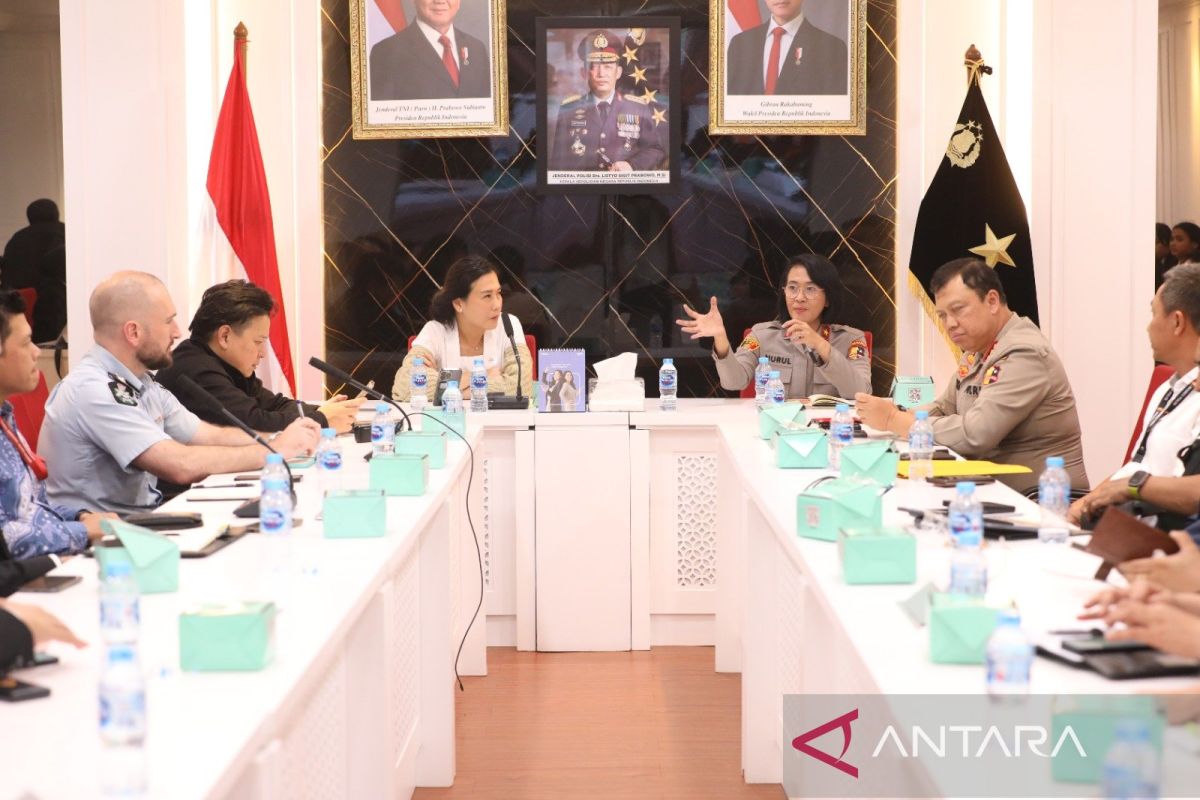 Indonesia seeks global partnership to fight online child violence