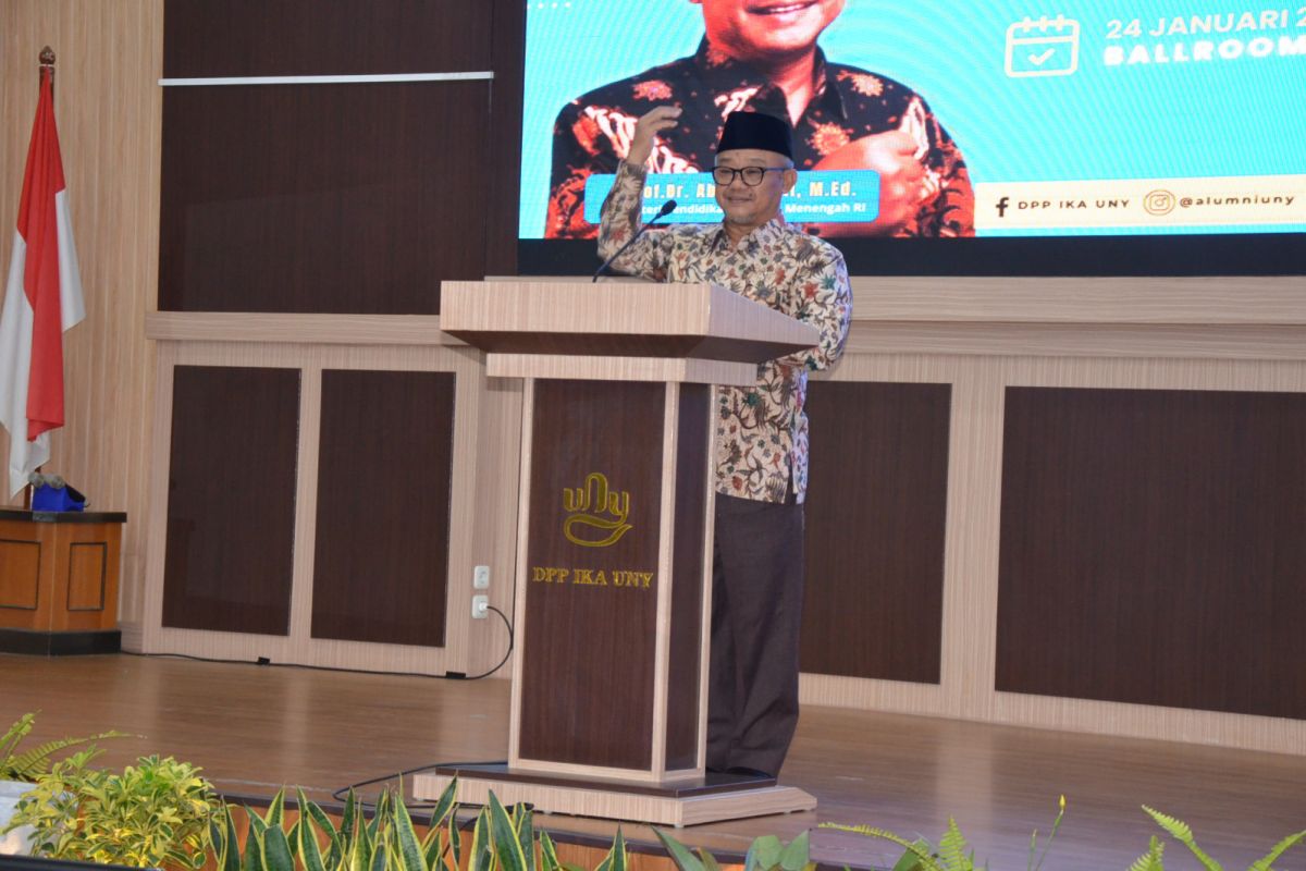 Education Minister Reasserts Teachers' Role Against AI