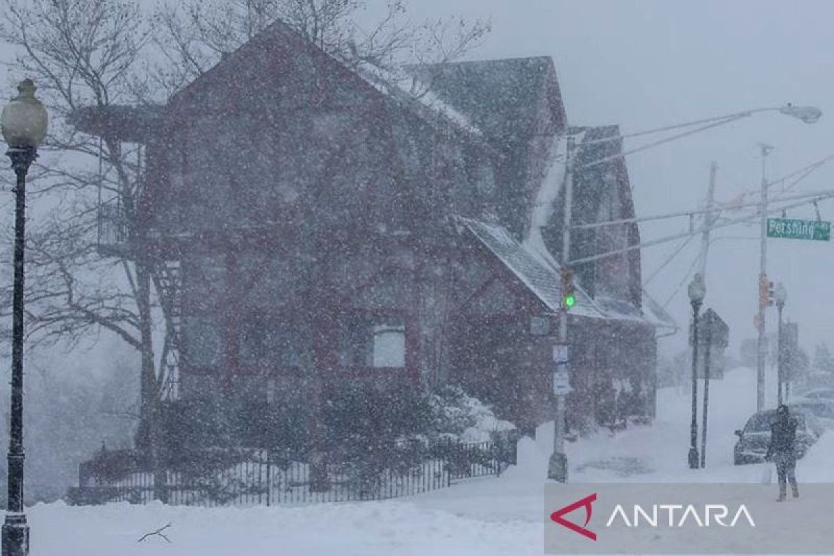 Salju lebat terus guyur pesisir laut Jepang, warga diimbau waspada